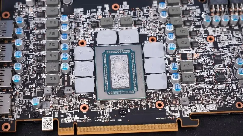 Владельцы видеокарт AMD сталкиваются с деградацией чипов Radeon RX 9070 XT