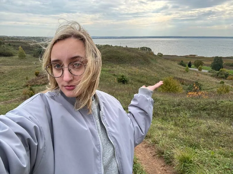 ваша fellow cinephile пол детства провела на Плещееве озере в Переславле-Залесском и бегала по Александровой горе, и…