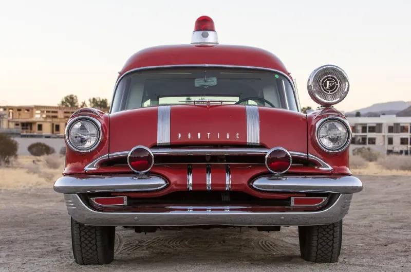 🚑 Редкий гость: Pontiac Memphian, скорая из 1955 года