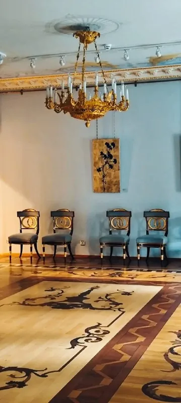 Капучино, слойка и вееры 🪭
