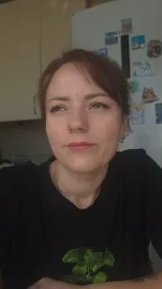 Я здесь три недели ничего не практиковала, медитировать тоже было некогда.