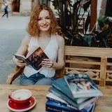 Нина Линдт. Писатель: городское фэнтези и приключения