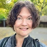 Юна Южева