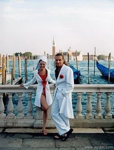 Стильным светом в окне моего детства 90х была творческая пара Агутин-Варум.