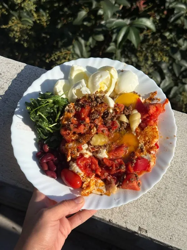 с того года я поменяла завтрак с каши на яйца, и теперь не понимаю, как могла есть много лет кашу на завтрак !?
