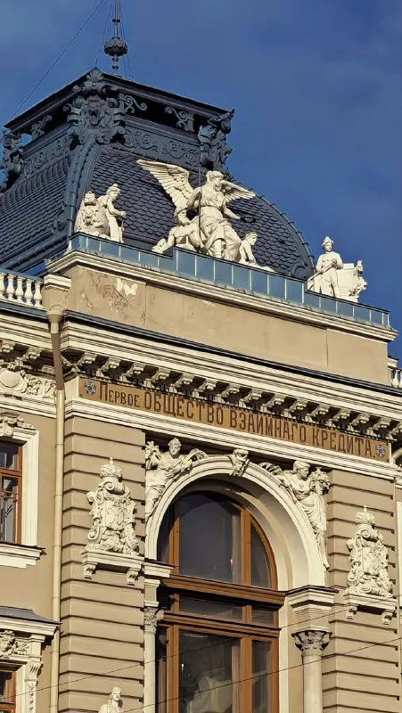 малознакомый для большинства #Питер и (кроме фото 5) моя любимая Васька, исхоженная километрами во все стороны