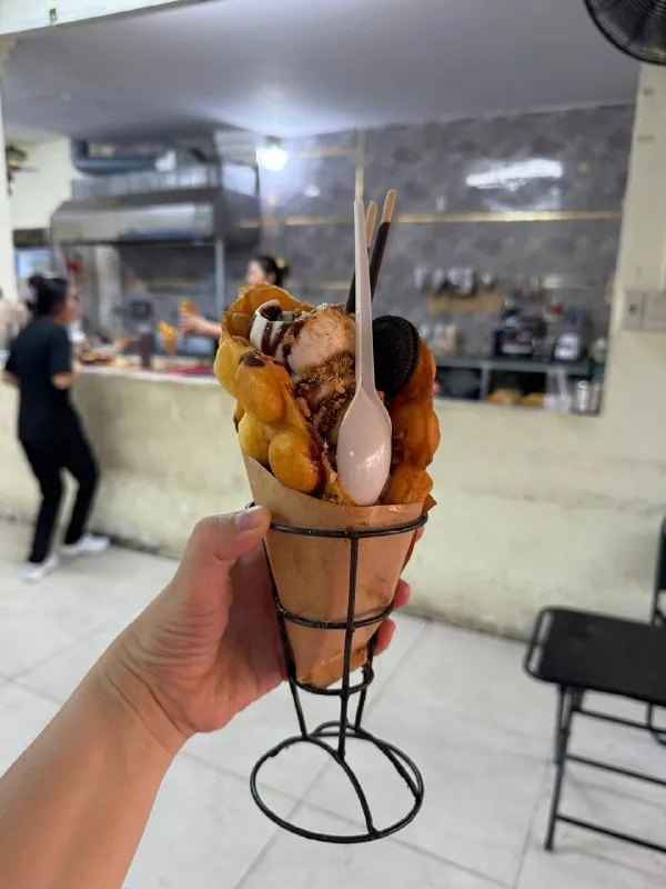 🍦 Заехали за любимыми гонконгскими вафлями!