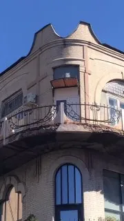 Квартира из фильма находилась на 3-м этаже доходного дома Плотниковых.