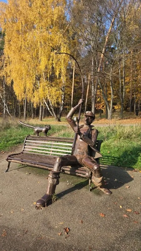 Мне по душе отдых более созерцательный, даже медитативный, таких любителей в парке тоже немало, но вот больше всё…