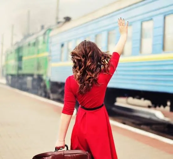В конце 90-х одна симпатичная девушка из глухой тайги добралась до Транссиба где-то в районе Забайкалья с целью…