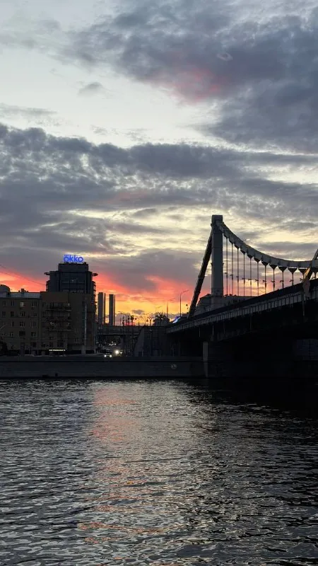 я в шоке, но сегодня ровно год, как мы переехали жить в Москву из Екатеринбурга!