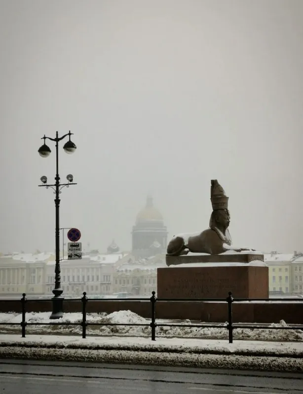 Было время, я очень переживала, что учусь не в Академии Художеств.
