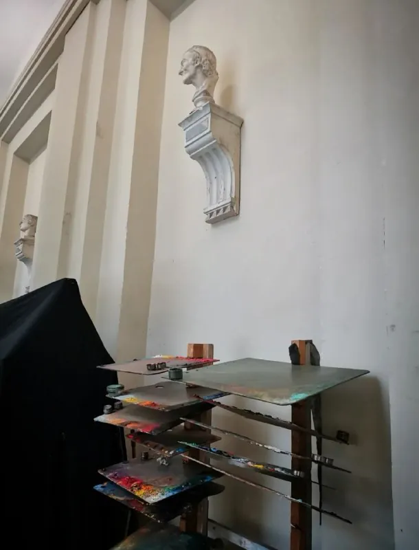 Было время, я очень переживала, что учусь не в Академии Художеств.
