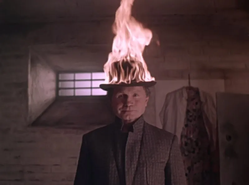 У Киры Муратовой в сюрреалистичной драме "Перемена участи" (1987) линейный вощемто рассказ Сомерсета Моэма на тему…