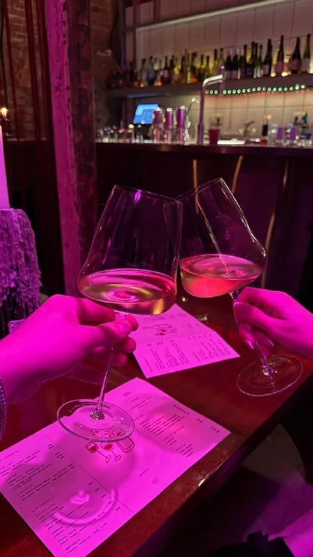 🍷 Секретный винный бар