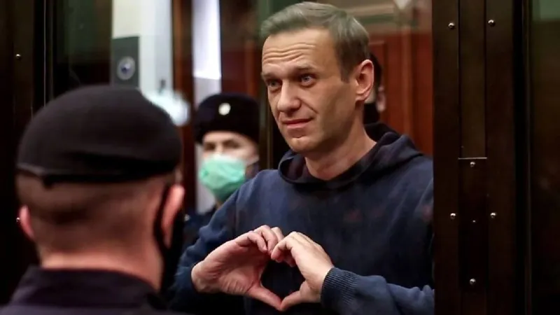 «все шутки в судах я шучу, чтобы ты смеялась в первом ряду»