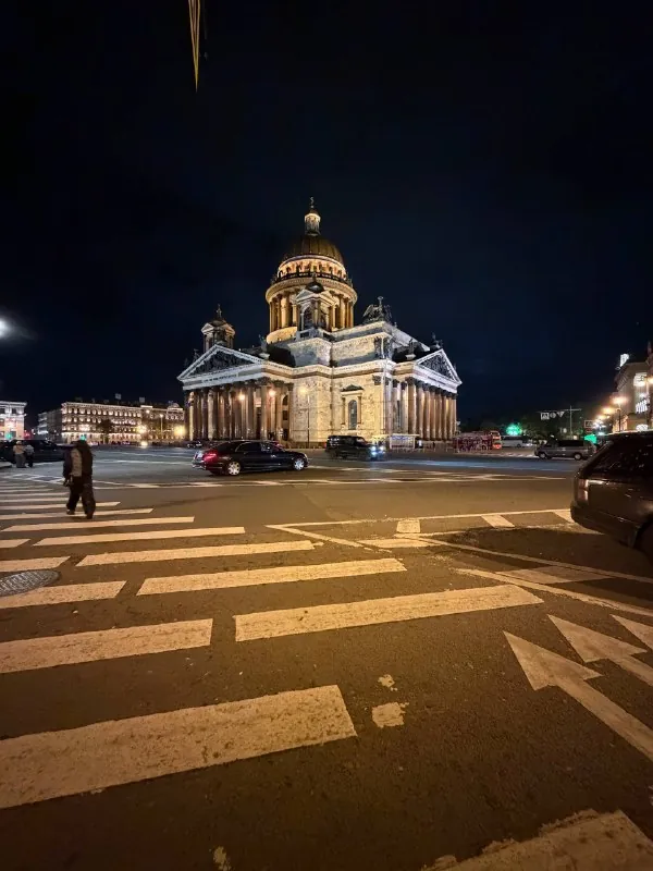 Просто оставлю тут чуть-чуть Петербурга.