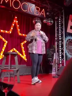 Кстати, на днях мы ходили на Женский стендап в баре «РукиВверх» 😄