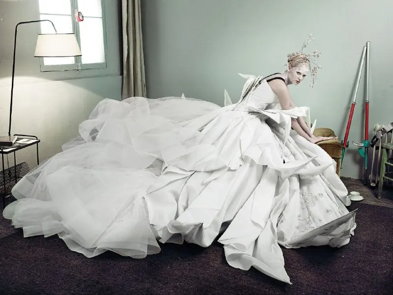 lara stone by mario testino and lucinda chambers, british vogue, may 2007.