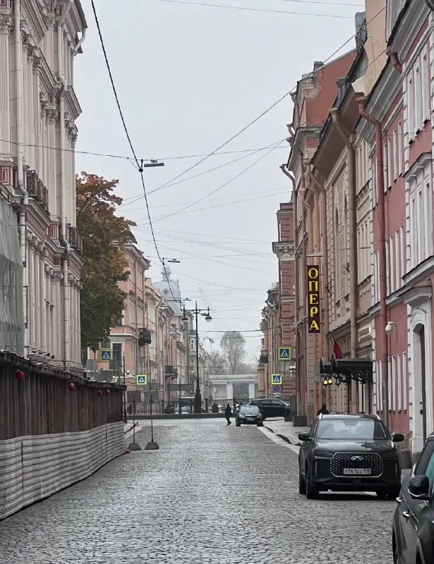 Зарядили вновь дожди.