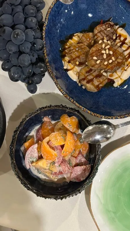 Обязательная точка остановки отдыхающих и желающих вкусно поесть с видом на живописный склон с виноградником в районе…
