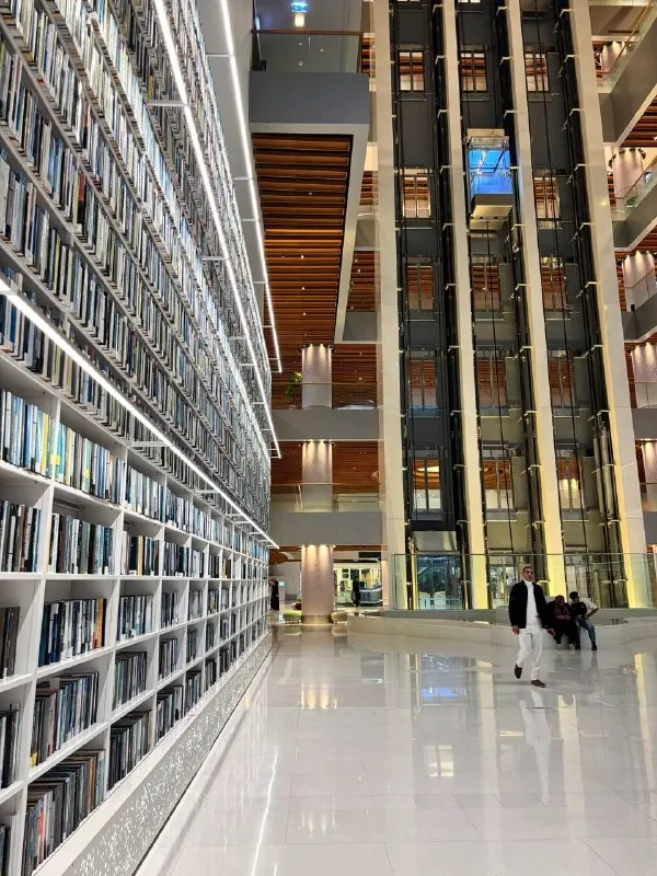 И, конечно же, главная библиотека города - Mohammed bin Rashid Library, расположенная на нескольких этажах здания в…