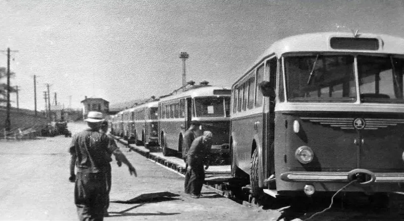 Симферополь, 1959 год, железнодорожный вокзал, прибытие новых чехословацких троллейбусов Skoda 8Tr.