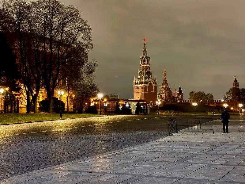 Жизнь завела на юбилейный концерт Евгения Петросяна в Кремль.