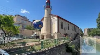 Посмотрите как украсили палисадник возле мечети в Махачкале